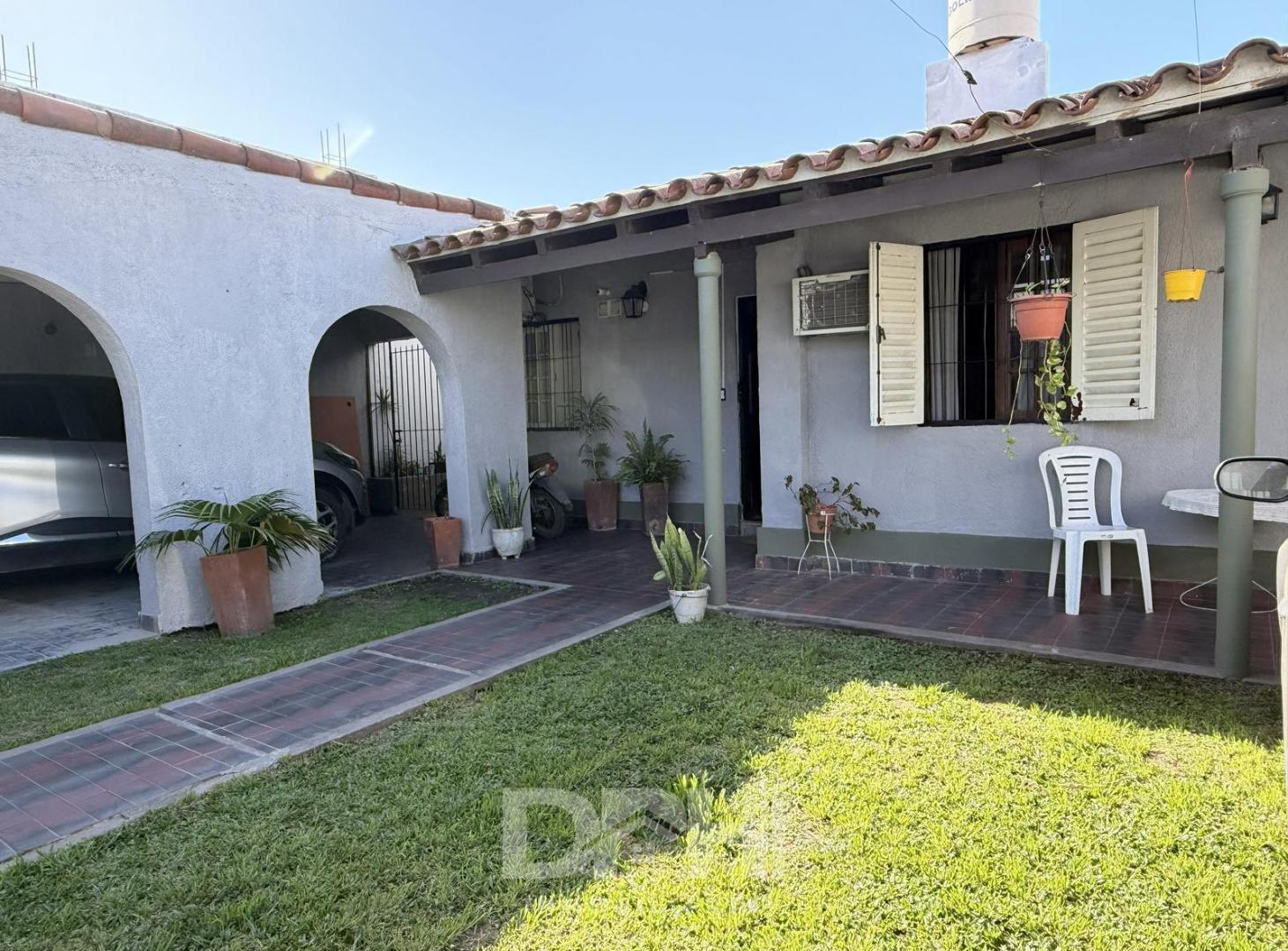 Foto de VENTA- Casa 3 Dorm Monoambiente en Fondo en Barrio Padilla, imagen 5