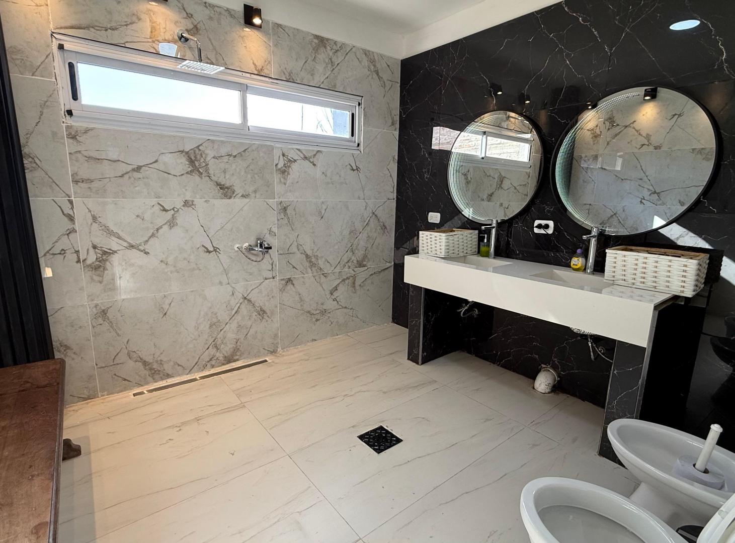 Foto de Moderna Casa en Venta, imagen 2