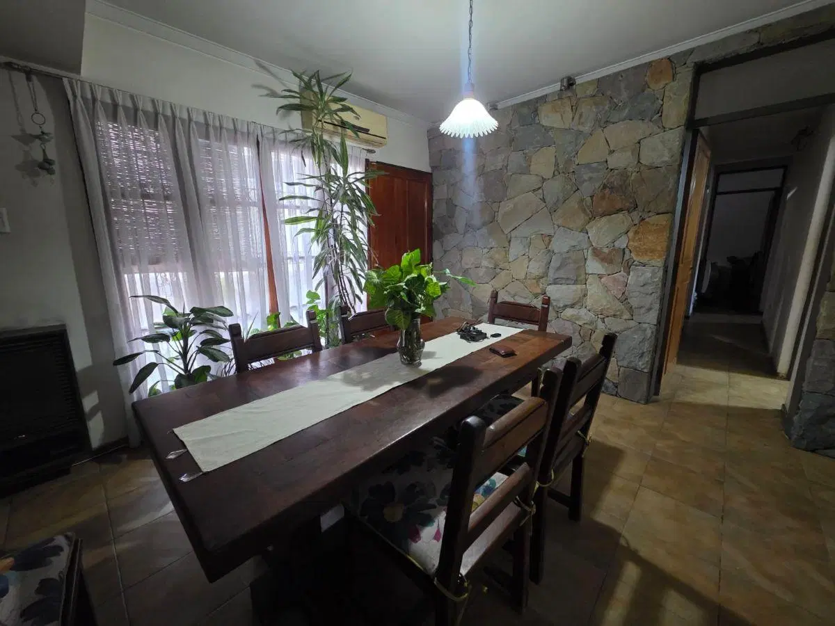 CASA EN VENTA EN GODOY CRUZ 3