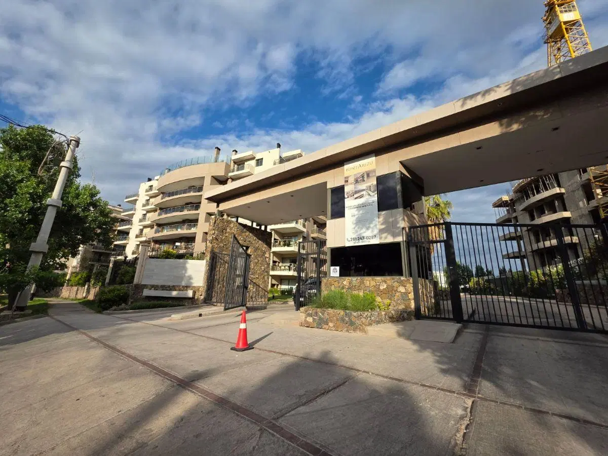 Departamento con 2 habitaciones en venta en Godoy Cruz 4