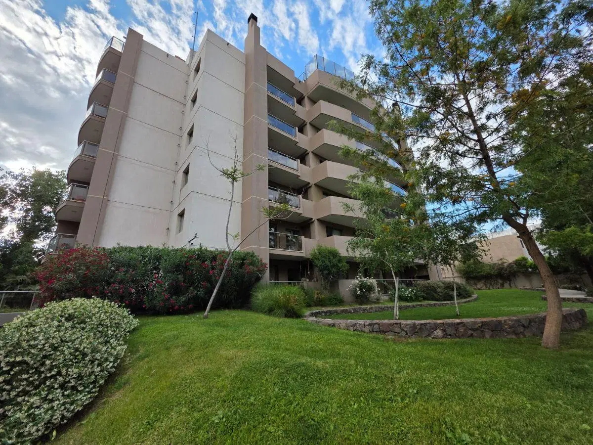 Departamento con 2 habitaciones en venta en Godoy Cruz 1