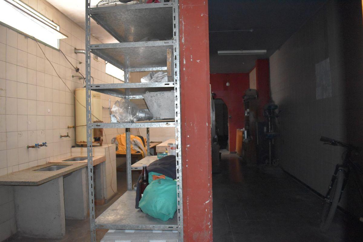 Foto de OPORTUNIDAD DE INVERSIÓN | VIVIENDA+ SALON COMERCIAL + GALPÓN |, imagen 5