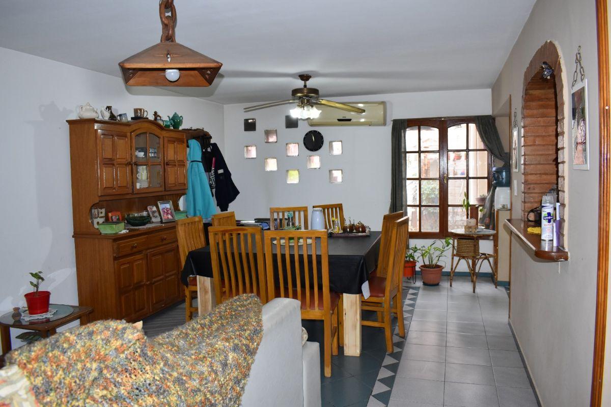 Foto de CASA EN VENTA LUZURIAGA MAIPU - APTO A CREDITO HIPOTECARIO, imagen 1