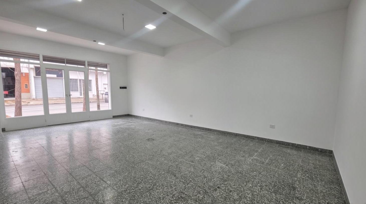Foto de Alquiler de local Comercial, imagen 2