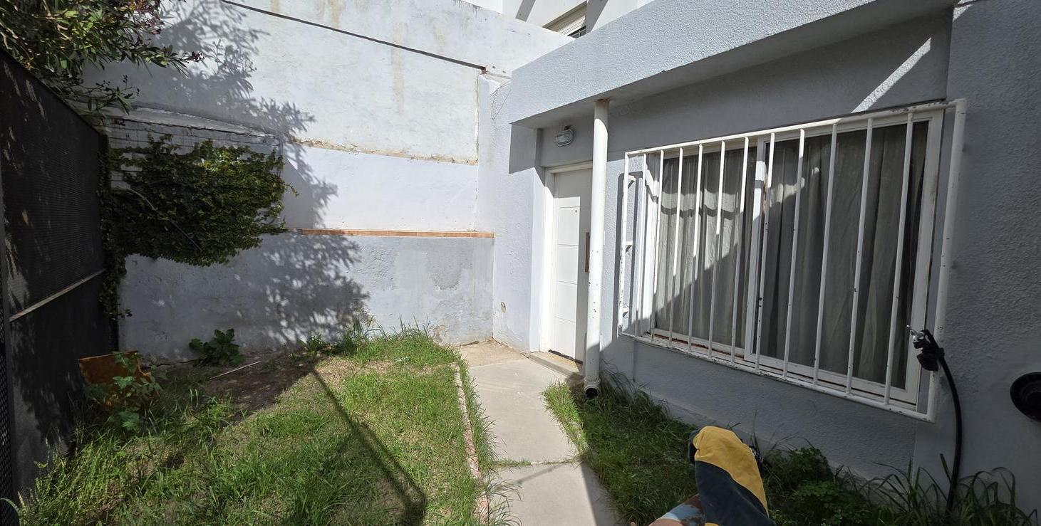 Foto de Alquiler de Monoambiente con patio en Neuquen, imagen 1