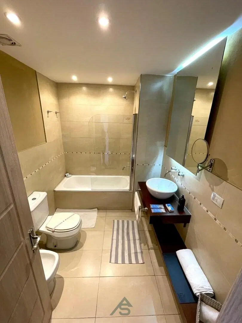 VENTA MONOAMBIENTE EN CONDOMINIOS DEL WYNDHAM CON COCHERA 8