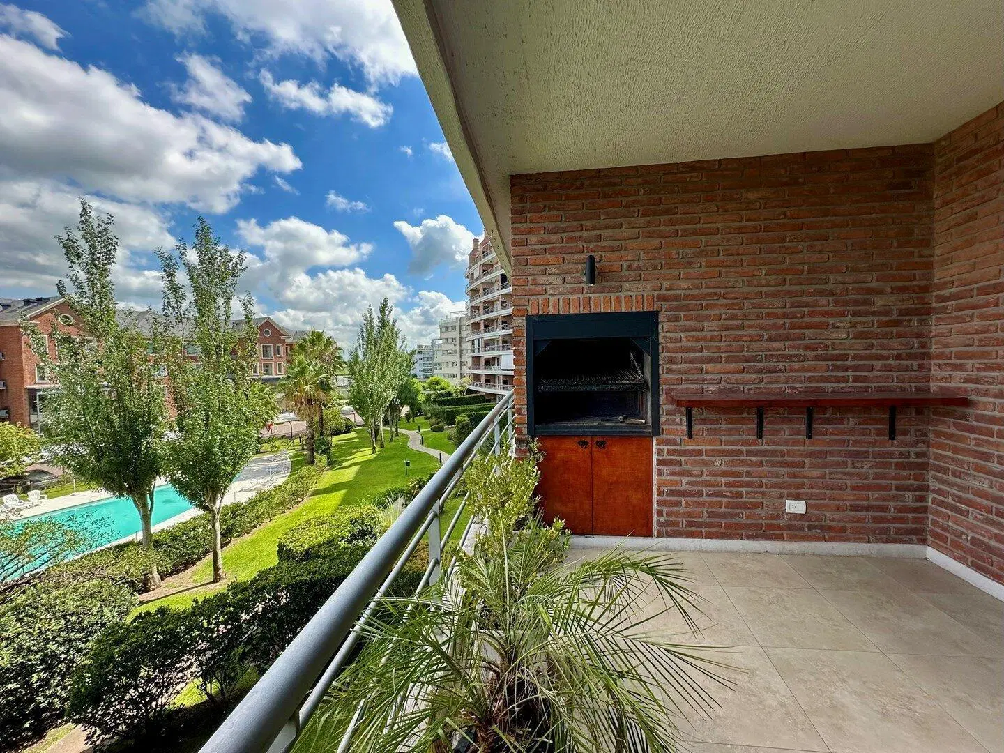Departamento en venta de 3 ambientes en Miradores de la Bahia 8