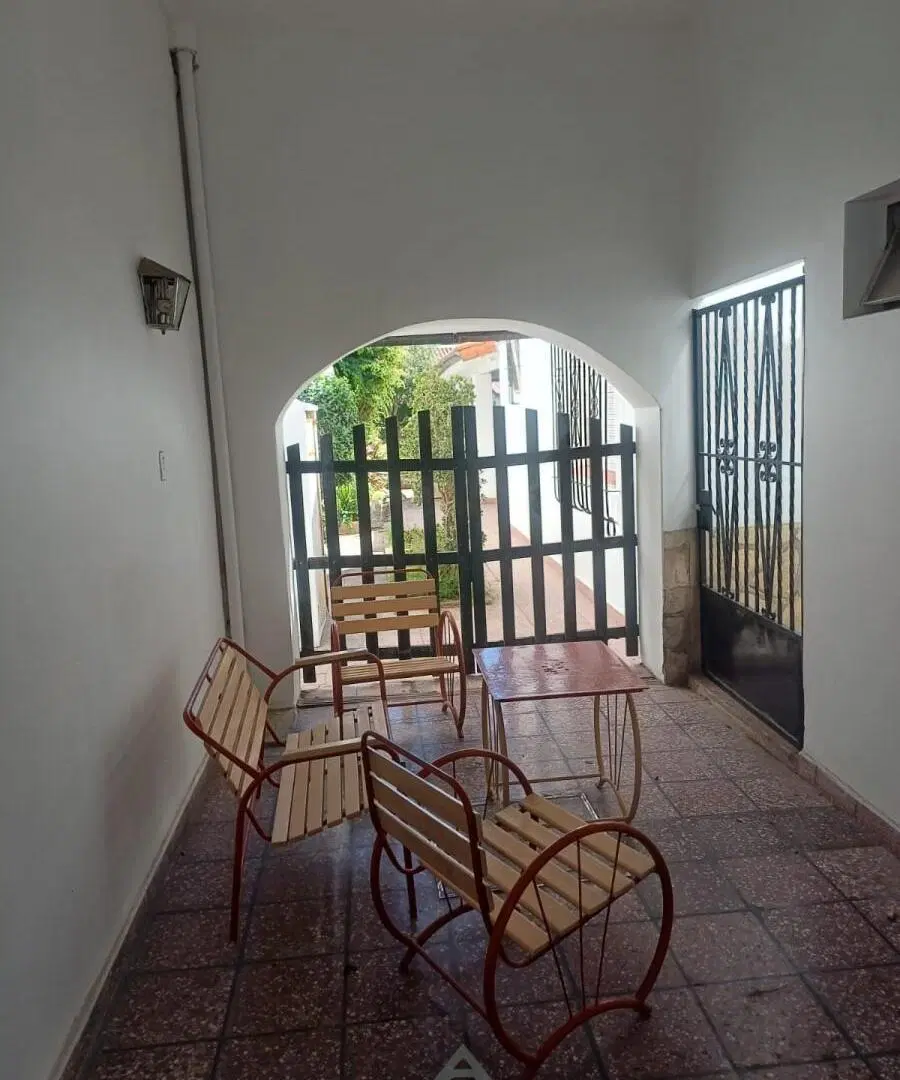 Venta de Casa Multifamiliar -Casa+Dpto+Consultorio 2