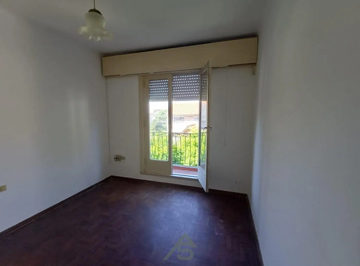 Venta de Casa Multifamiliar -Casa+Dpto+Consultorio 8
