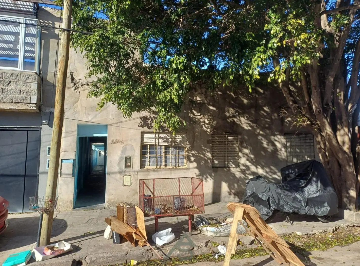 Venta de Estructura Edilicia con habitaciones para renta 1