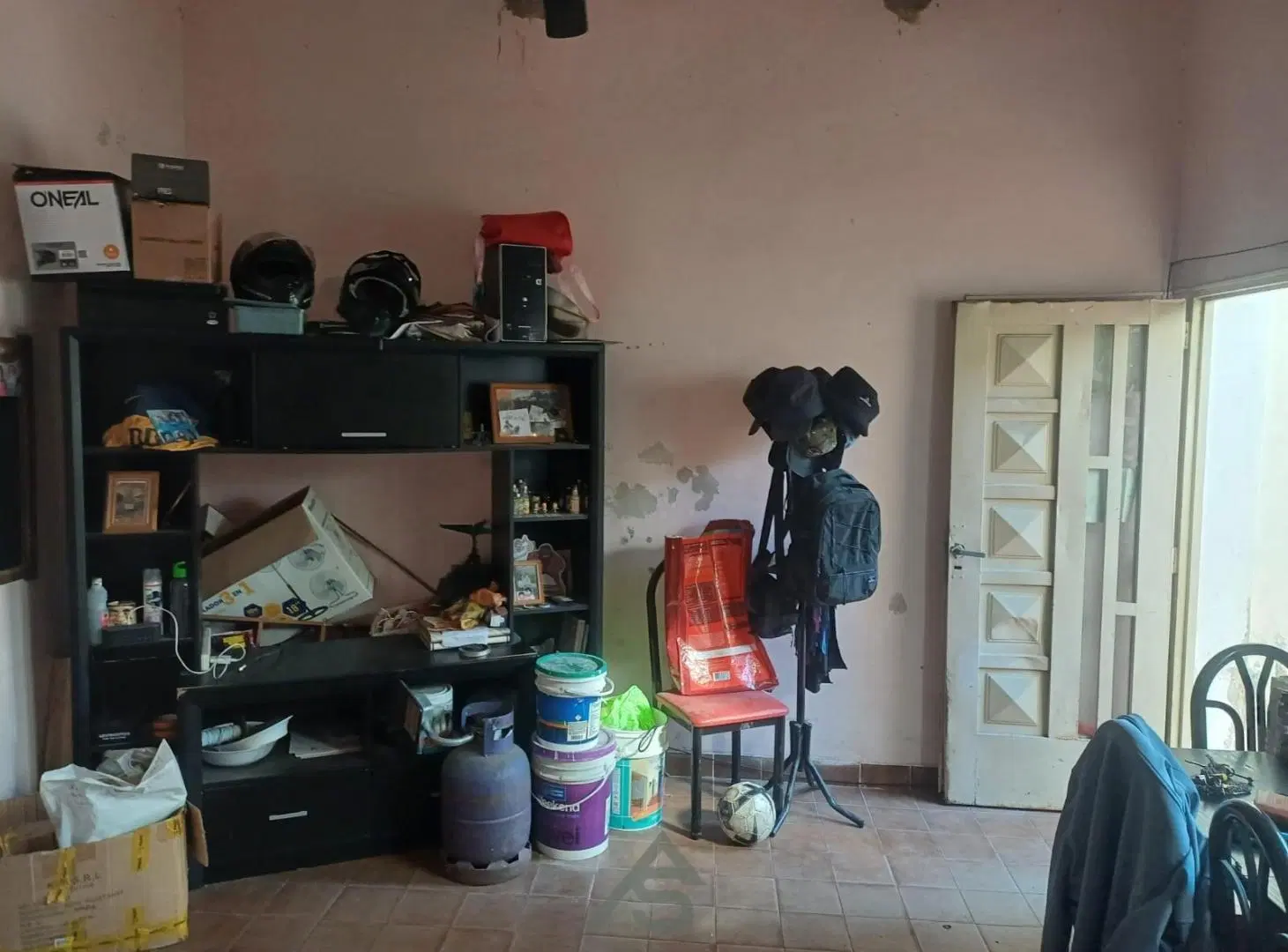 Venta de Estructura Edilicia con habitaciones para renta 8