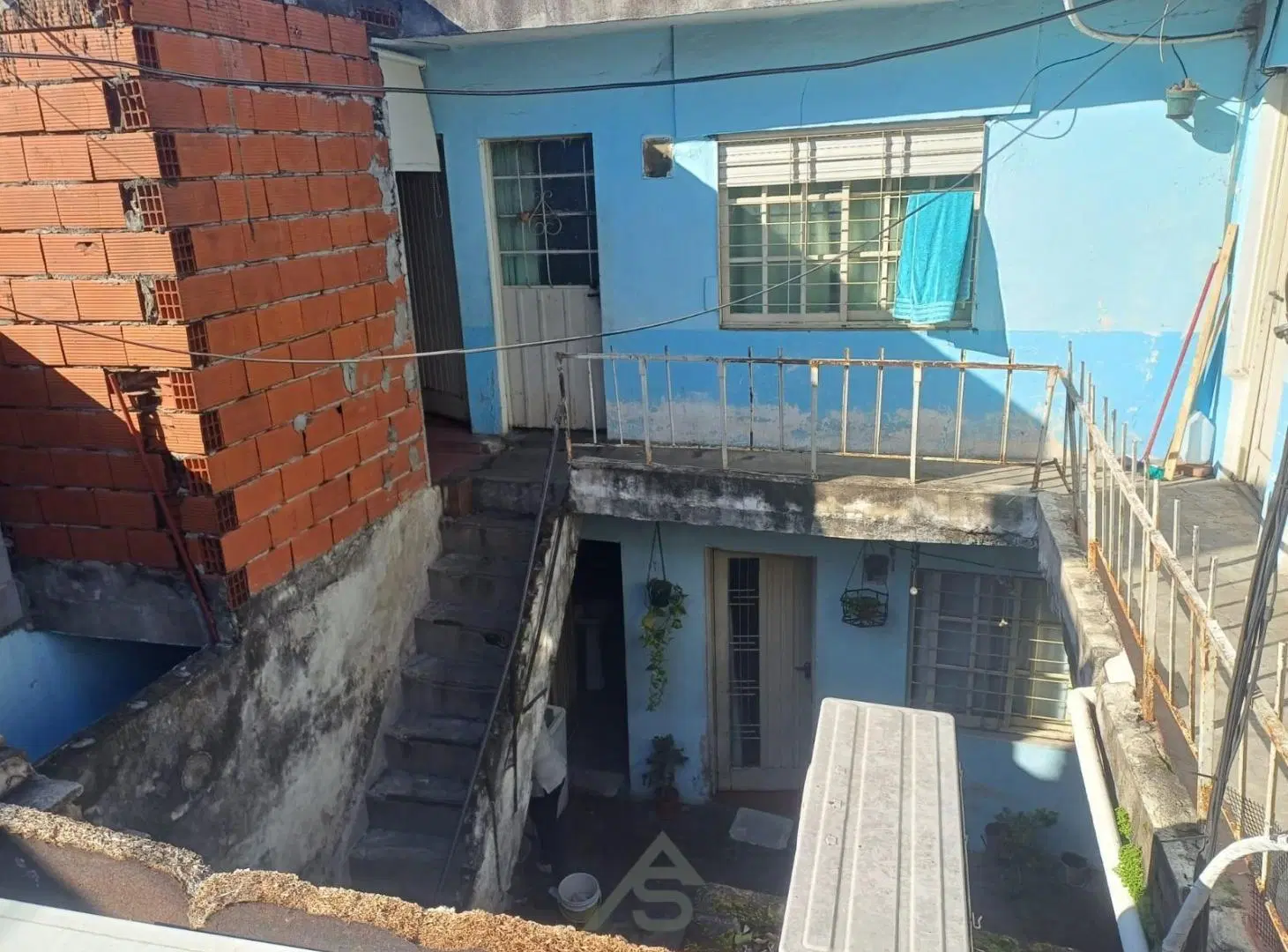 Venta de Estructura Edilicia con habitaciones para renta 5