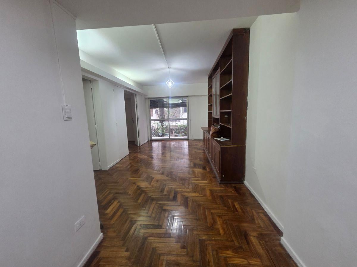 Foto de Amplio departamento de 3 dormitorios con dependencia y balcón corrido, imagen 1