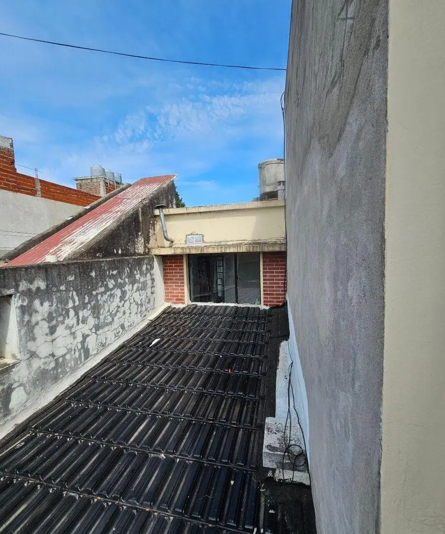Av. Eva Perón 607 Temperley Casa a la Venta con jardín y garaje 2