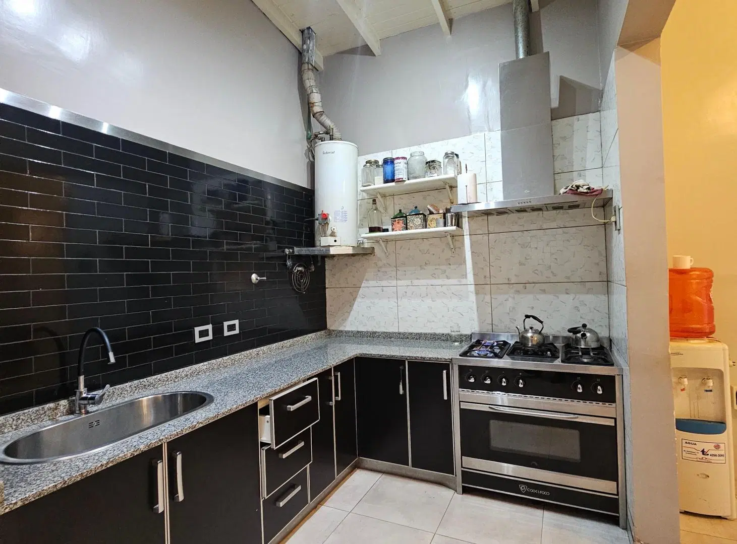 PH tipo casa a la Venta en Remedios de Escalada 4