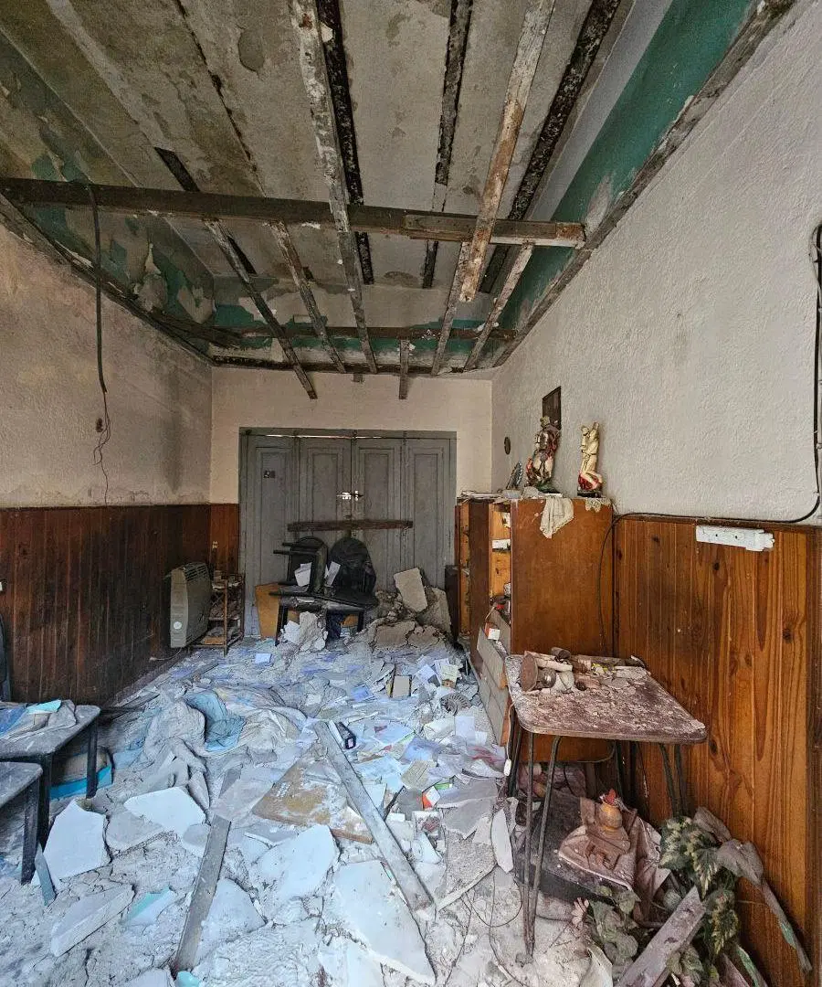 Casa antigua reciclar o demoler a la Venta en Pompeya 5