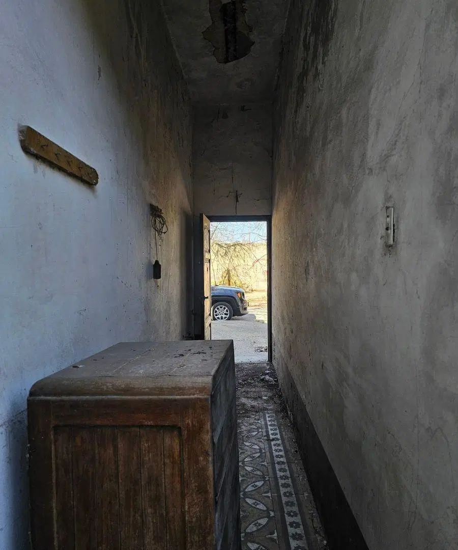 Casa antigua reciclar o demoler a la Venta en Pompeya 4