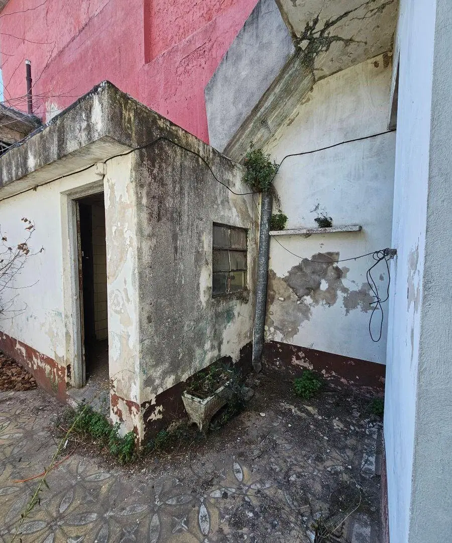 Casa antigua reciclar o demoler a la Venta en Pompeya 2