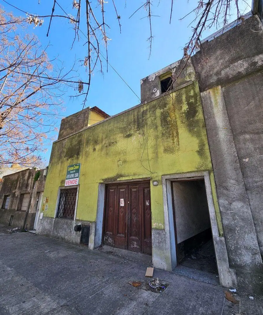 Casa antigua reciclar o demoler a la Venta en Pompeya 8