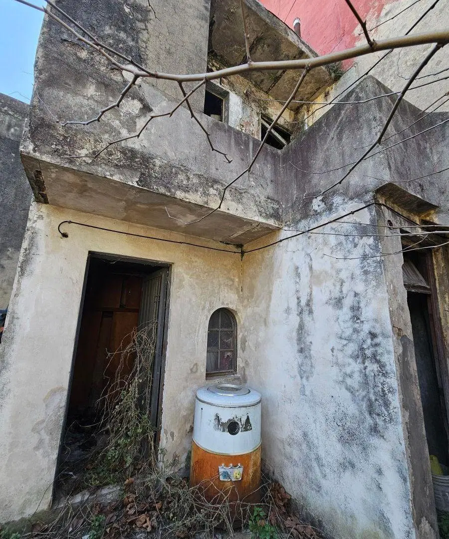 Casa antigua reciclar o demoler a la Venta en Pompeya 1