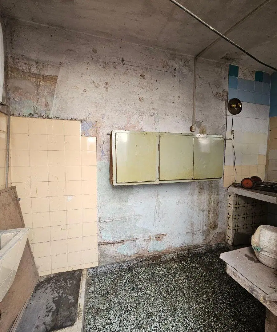 Casa antigua a la VENTA a reciclar calle Tilcara CABA 4