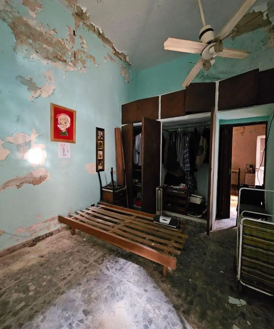 Casa antigua a la VENTA a reciclar calle Tilcara CABA 5