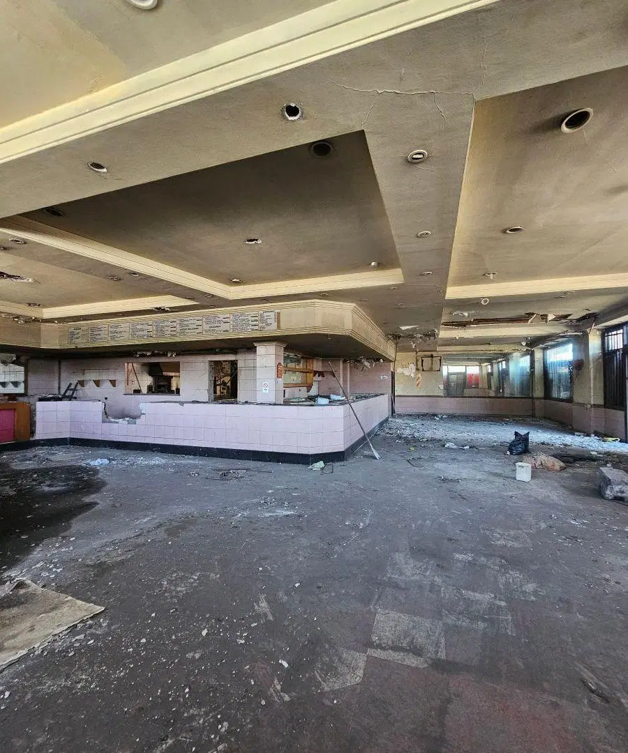 Local a la venta en esquina de 500 m2 en Pompeya 4