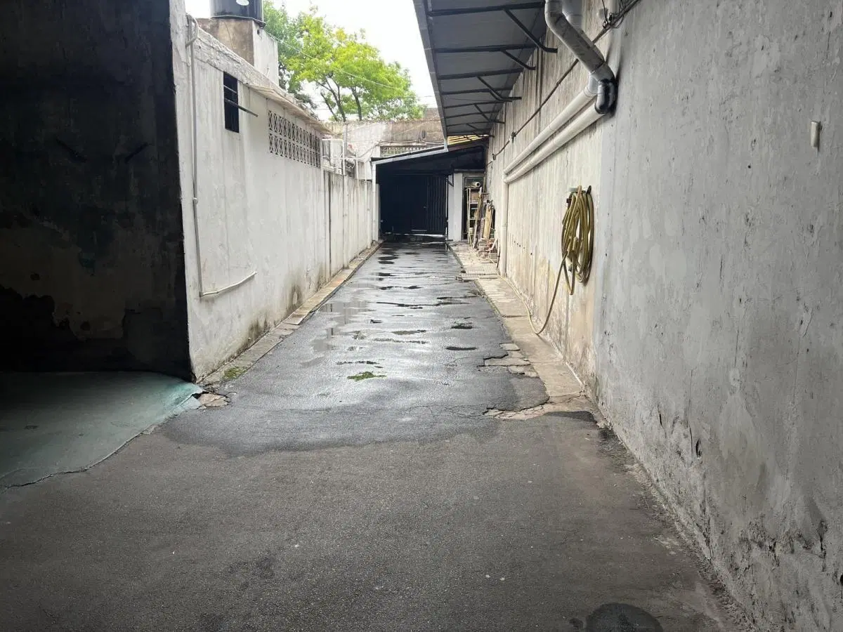 Oportunidad de Inversión | Lote de 850 m² con Galpón y 3 Departamentos, Calle Fournier Pompeya 8