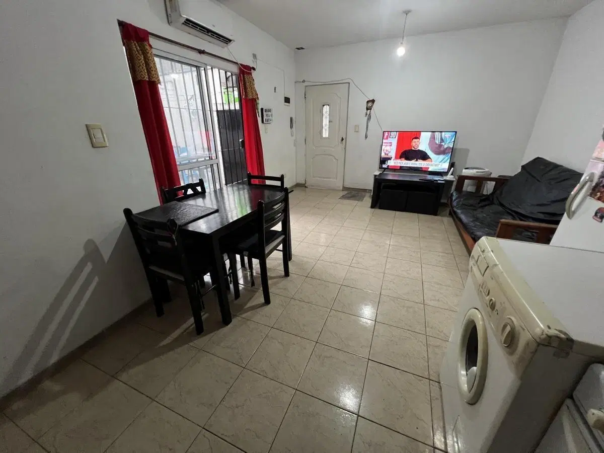 Oportunidad de Inversión | Lote de 850 m² con Galpón y 3 Departamentos, Calle Fournier Pompeya 2