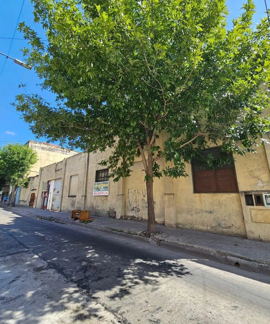 Galpón en Alquiler sobre calle Alfredo Colmo Nueva Pompeya CABA 2