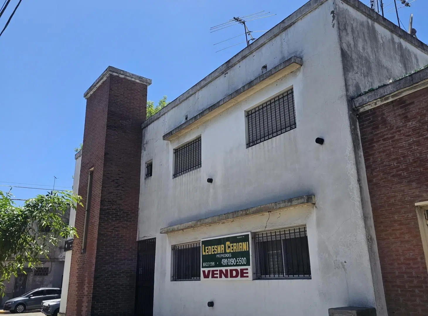 Casa en 2 plantas con 4 dormitorios sobre calle Enrique Ochoa - Nueva Pompeya - CABA. 1