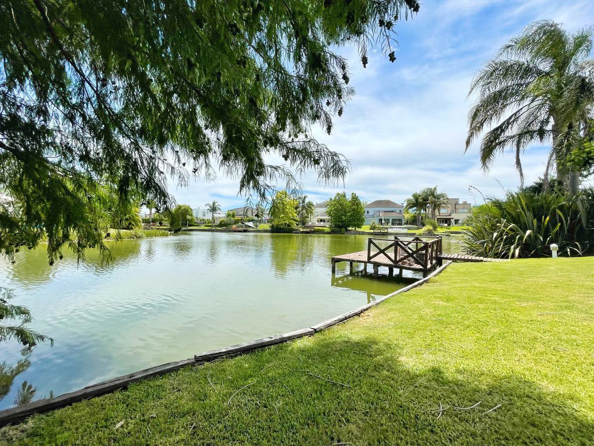Foto de Venta casa en al Agua en Barrancas del Lago Nordelta, imagen 1