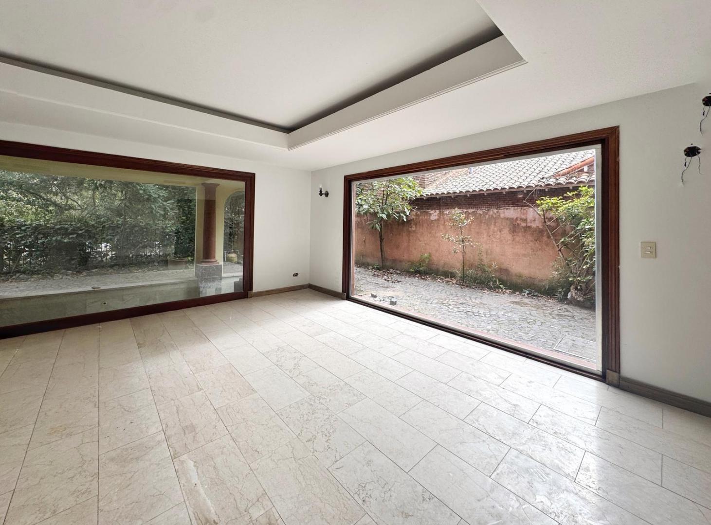 Foto de Casa en venta 6 ambientes 3 dormitorios en suite en Casco Historico de, imagen 2