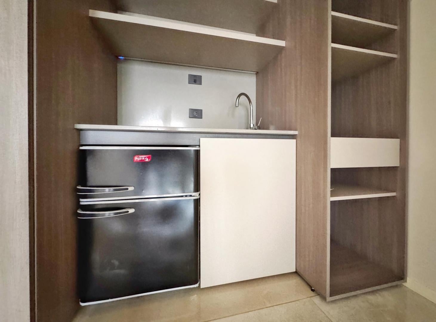 Foto de Alquiler anual sin muebles departamento monoambiente en Torre Deco, imagen 2