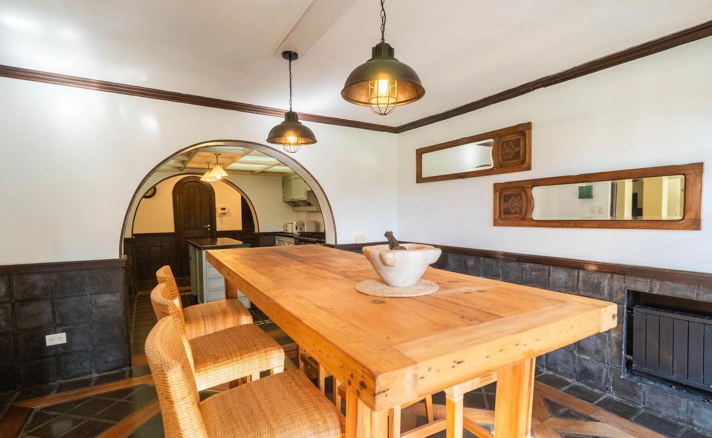 Foto de Venta importante casa en Los Troncos con jardín, quincho y casa de, imagen 5