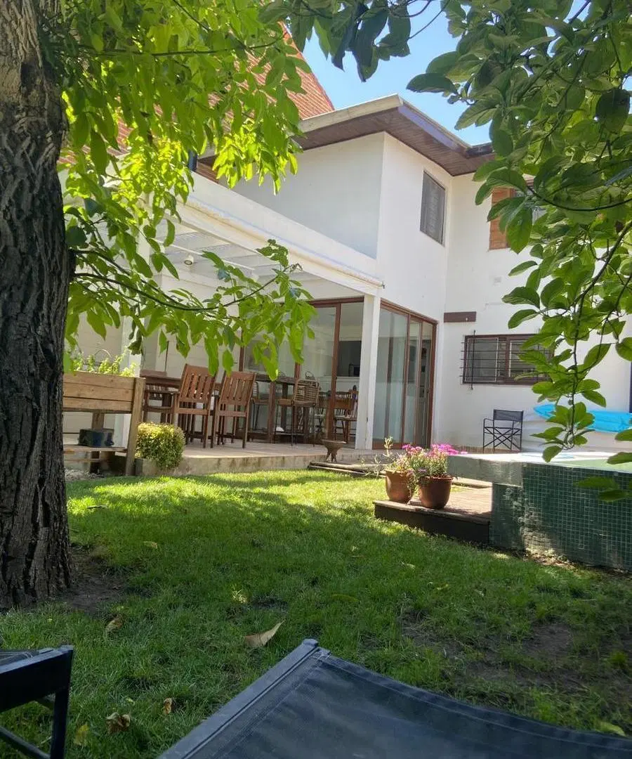 venta chalet 4 ambientes San Carlos con piscina 2