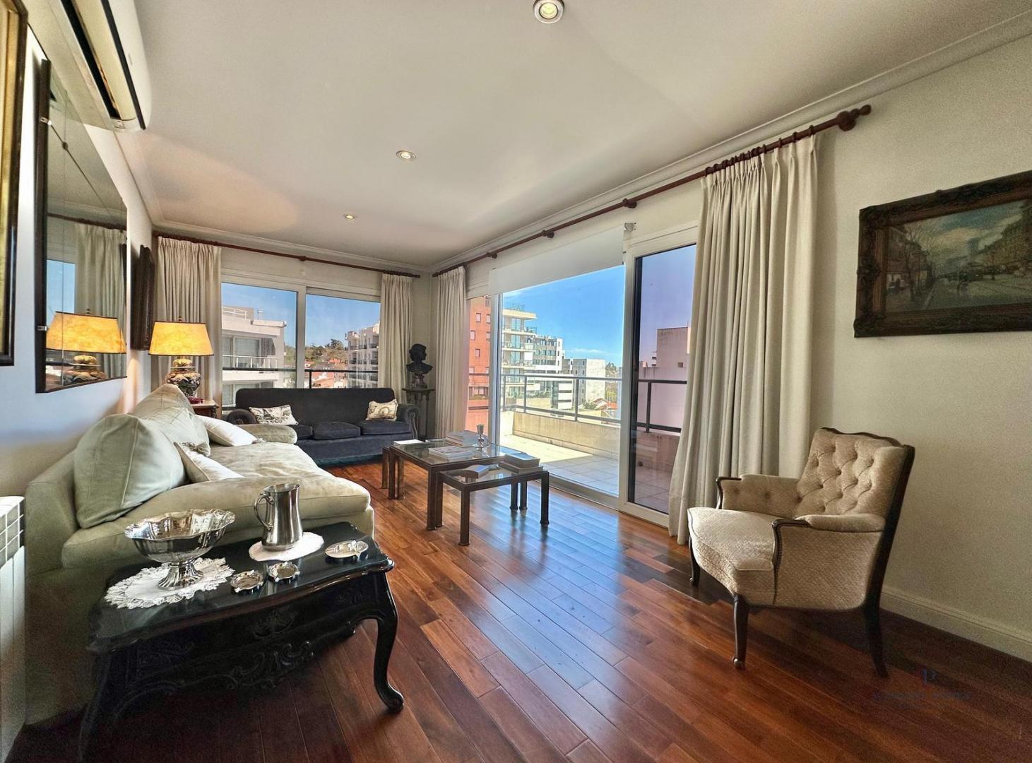 Foto de Venta Departamento 4 amb Zona Guemes, imagen 1
