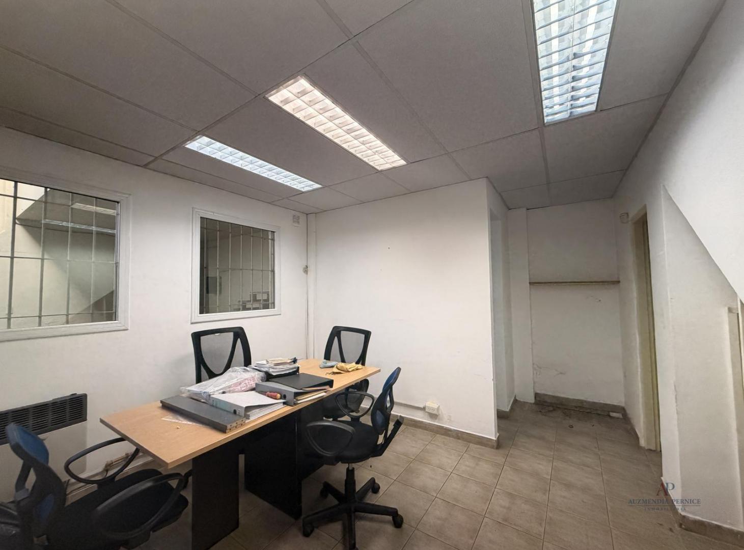 Foto de Alquier Galpón mas oficinas en Puerto, imagen 3