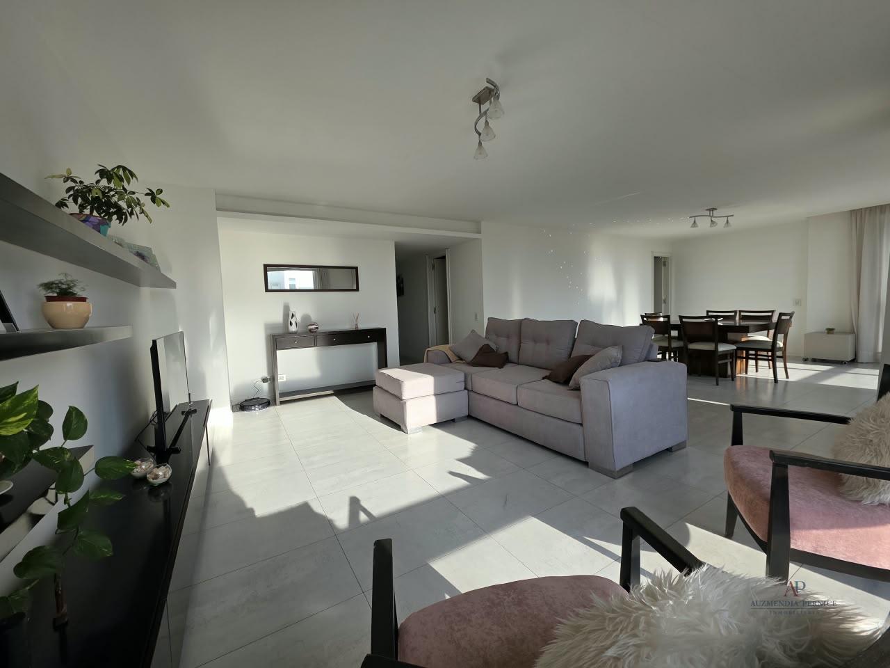 Foto de venta departamento 4 ambientes cochera doble Guemes, imagen 5