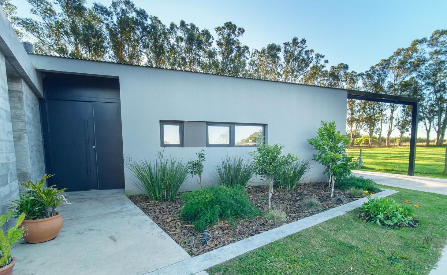 Foto de Venta Casa en Barrancas de San Benito Country Club, imagen 1