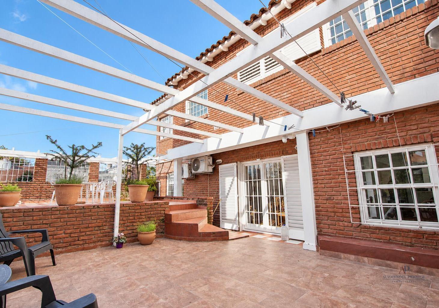 Foto de Casa 5 ambientes con garaje doble, barrio Los Troncos, imagen 4