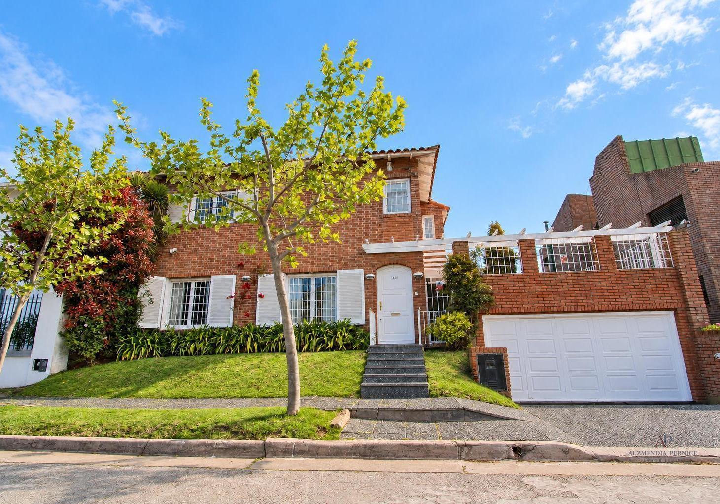 Foto de Casa 5 ambientes con garaje doble, barrio Los Troncos, imagen 2