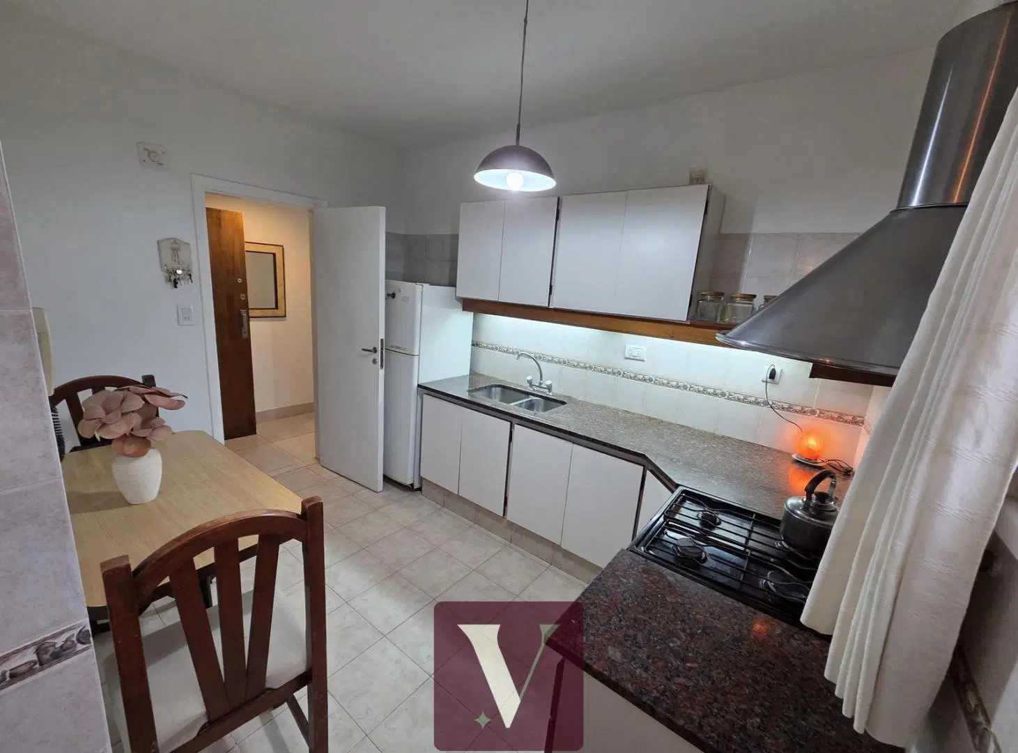 Departamento en venta 3 ambientes a la calle-Plaza Rocha- 8