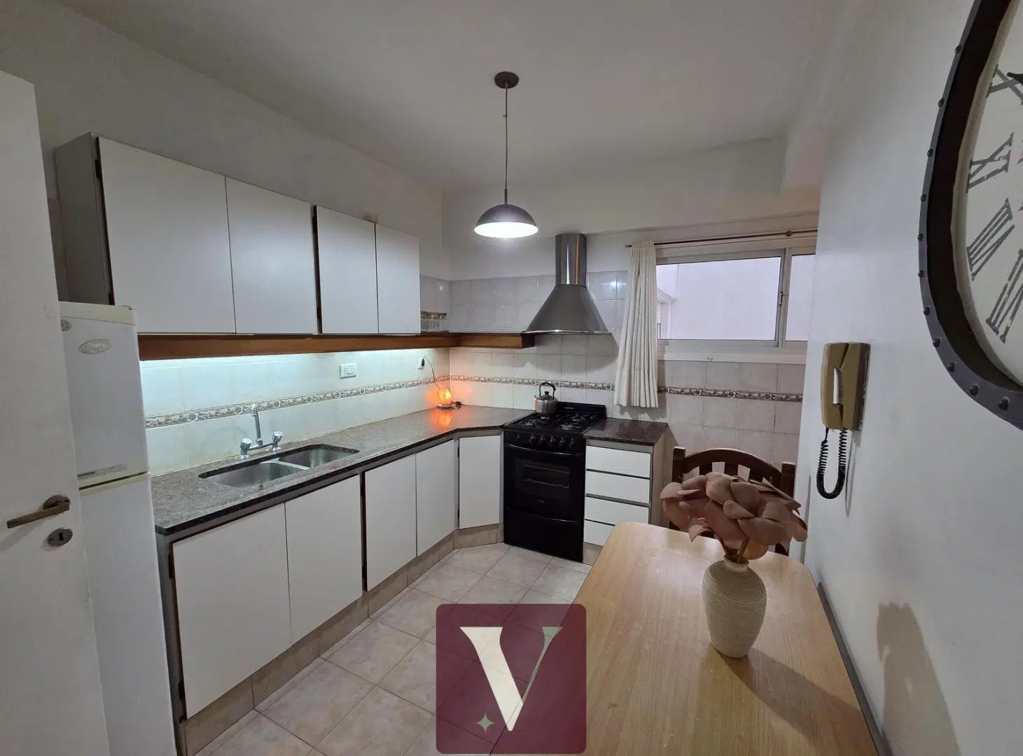 Departamento en venta 3 ambientes a la calle-Plaza Rocha- 4