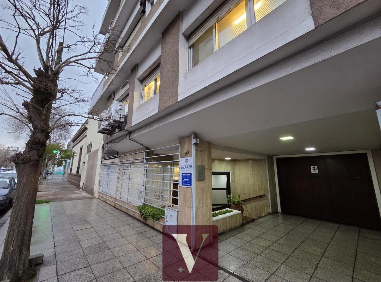 Departamento en venta 3 ambientes a la calle-Plaza Rocha- 5