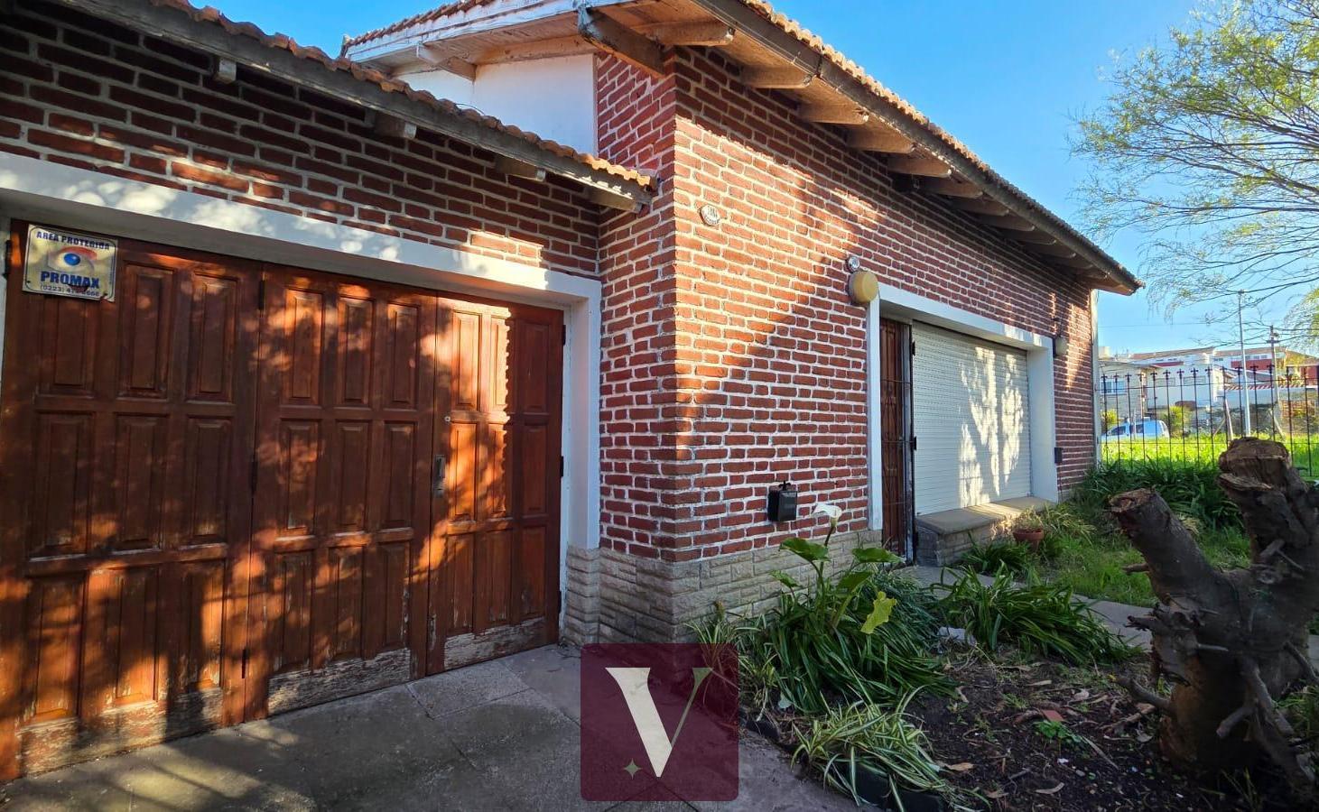 Foto de Casa en venta- Punta Mogotes-, imagen 1