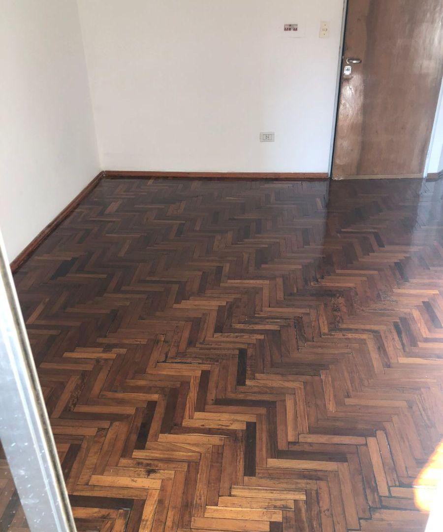 Foto de UBICACIÒN PRIVILEGIADA! PISO ALTO !DOS BALCONES! EXCELENTE ESTADO MUY, imagen 4