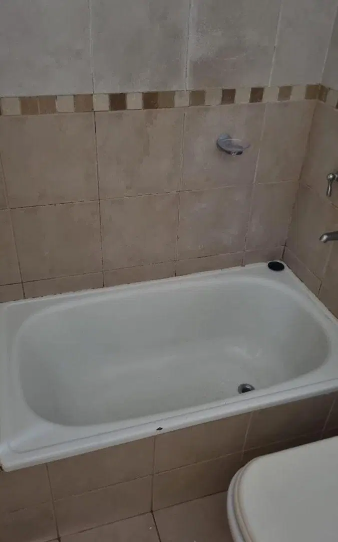 IMPECABLE ESTADO!ESCRITURA!SOBRE AVENIDA!PISO MEDIO AL ESTE! COCINA SEPARADA!DORMITORIO ENORME! 1