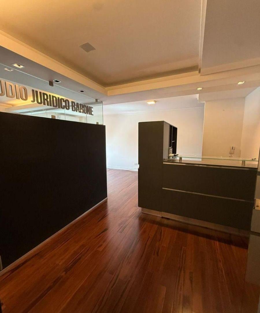 Foto de Oficina comercial de 60 m² en venta a metros de tribunales, imagen 1