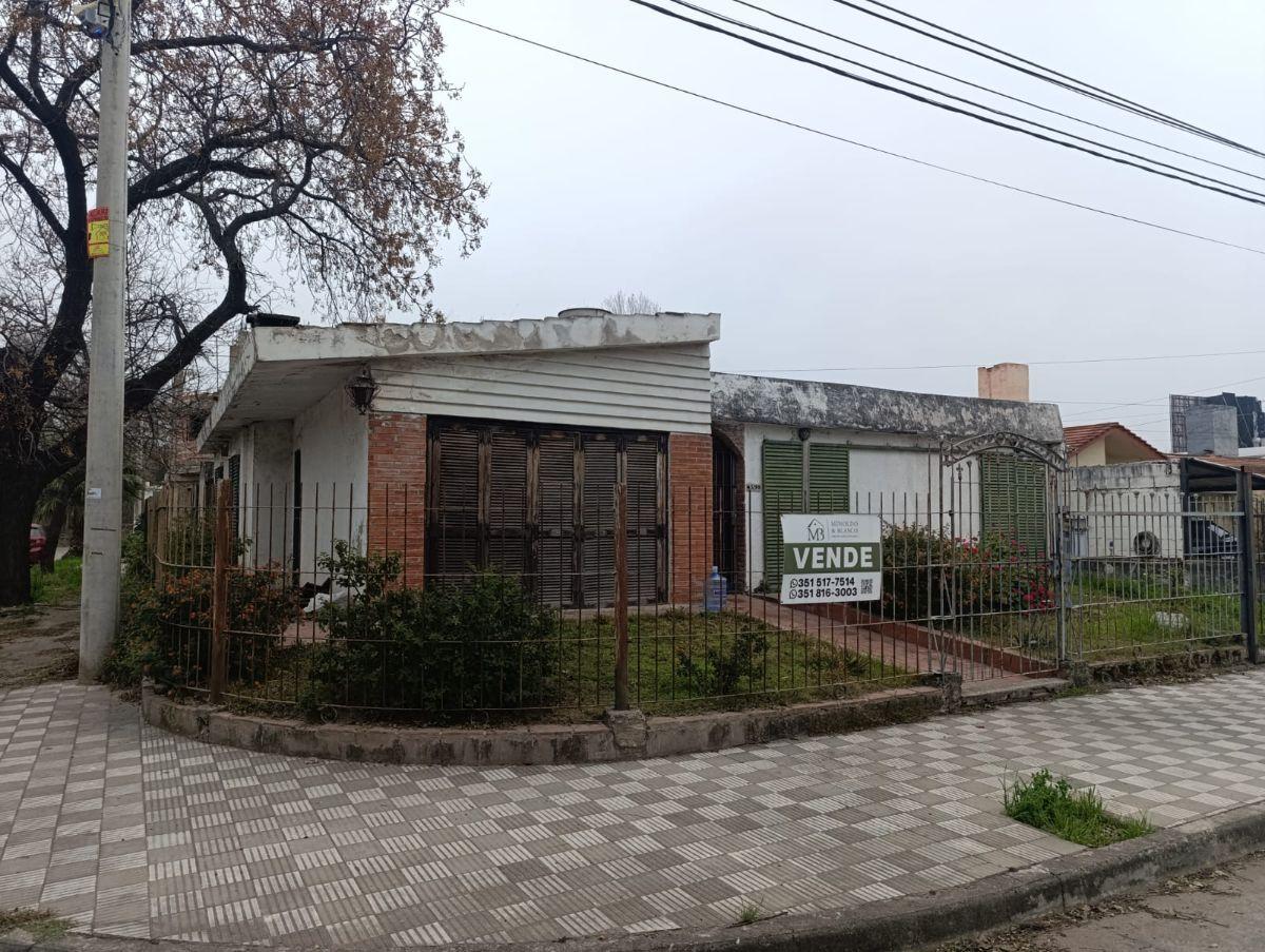 Casa de 350 m² con 3 habitaciones en venta en Parque Latino